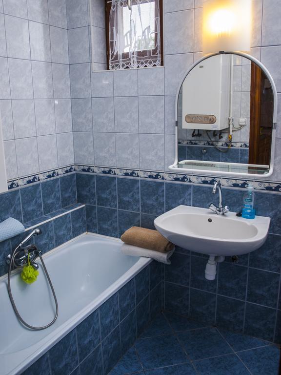 Flora Apartman Gyula Exteriör bild